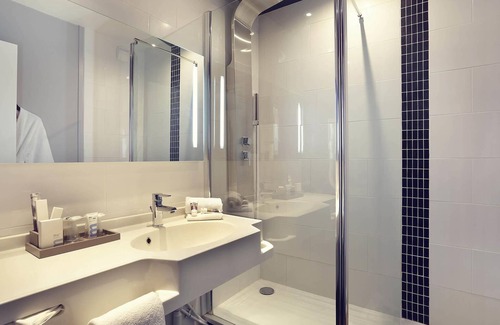 Ussac Hotel | Discover Mercure Brive: 4-Star Comfort with Pool & Spa