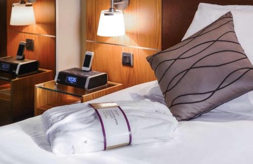 Caen City Centre Hotel | Cozy Mercure Caen Centre Port De Plaisance Awaits You