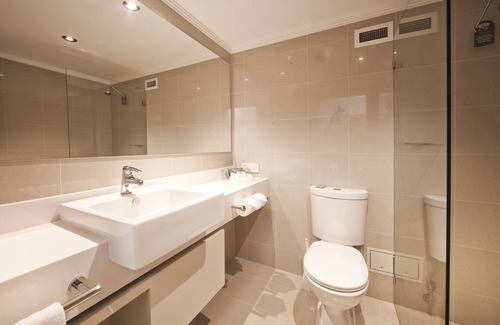 Braddon Hotel | Discover Mercure Canberra: Family-Friendly Stay with Dining