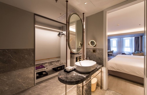 Nanguan Hotel | Explore Mercure Changchun Downtown with Family-Friendly Amenities