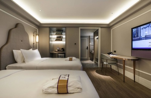 Chengdu City Centre Hotel | Premier Stay at Mercure Chengdu Chunxi - Rated 9/10