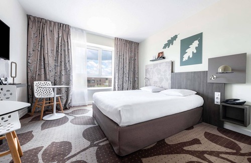 Lacroix-Saint-Ouen Hotel | Elegant Mercure Compiegne Sud with Spa & Dining Options