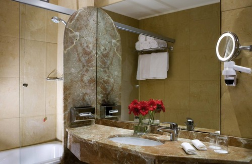 Zona XXVIII Tor de' Cenci Hotel | Relax at Mercure Eur Roma West - 4-Star Family-Friendly Stay