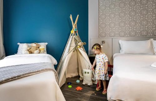 Florianopolis Hotel | Pet-Friendly Mercure Florianópolis with Oceanfront Pool