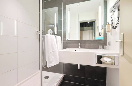 Quartier Capuche-Allies Hotel | Relaxing Hotel Mercure Grenoble Centre President Awaits You