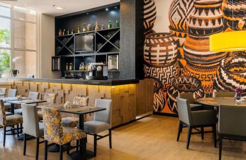 Guarulhos City Centre Hotel | Discover Mercure Guarulhos Aeroporto with Pool & Ocean Views