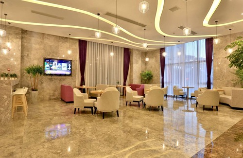 Yuhang District Hotel | Discover Mercure Hangzhou Linping Hotel with Pool & Dining