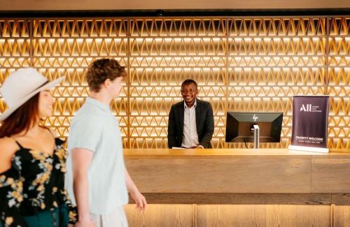 Windhoek Hotel | Explore Mercure Hotel Windhoek: Oceanfront Bliss Awaits