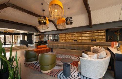 Windhoek Hotel | Explore Mercure Hotel Windhoek: Oceanfront Bliss Awaits