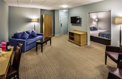 Willerby Hotel | Relaxing Experience at Mercure Hull Grange Park Hotel