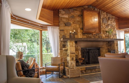 Pokolbin Hotel | Relax at Mercure Hunter Valley Gardens with Spa & Pool