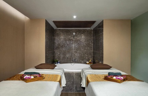 Old Jakarta Hotel | Explore Mercure Jakarta Batavia: Family-Friendly Escape