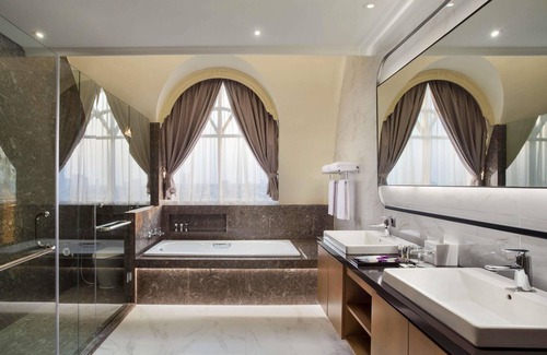 Old Jakarta Hotel | Explore Mercure Jakarta Batavia: Family-Friendly Escape