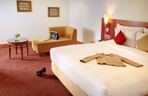 Mangga Besar Hotel | Explore Comfort at Mercure Jakarta Kota - 4-Star Stay