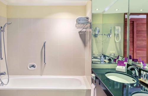 Mangga Besar Hotel | Explore Comfort at Mercure Jakarta Kota - 4-Star Stay