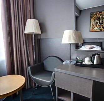 Solomjanskyj Hotel | Discover Comfort at Mercure Kyiv Congress - 4-Star Retreat