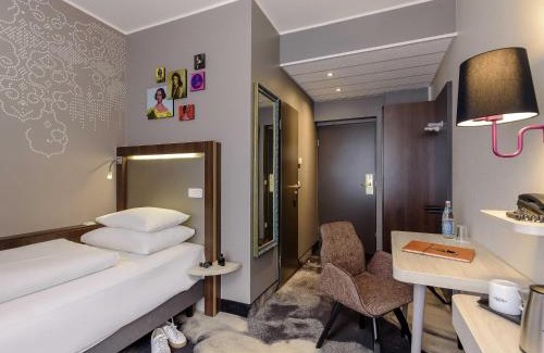 Dom Pedro Hotel | Discover Mercure München am Olympiapark: Pet-Friendly Stay