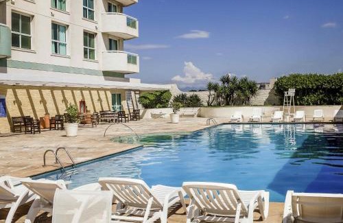 Macae Hotel | Inviting Mercure Macae: Oceanfront Stay with Great Amenities