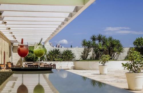 Macae Hotel | Inviting Mercure Macae: Oceanfront Stay with Great Amenities