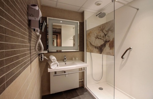 Perigueux Hotel | Explore Mercure Périgueux Centre: 4-Star Stay with Spa