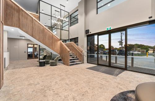 Pakenham Hotel | Elegant Mercure Pakenham: Top-Rated with Family-Friendly Amenities