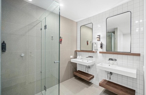 Pakenham Hotel | Elegant Mercure Pakenham: Top-Rated with Family-Friendly Amenities
