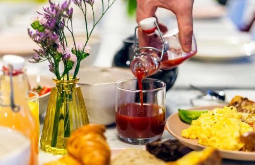 Quartier du Petit-Montrouge Hotel | Discover Mercure Paris Alesia: Pet-Friendly Elegance