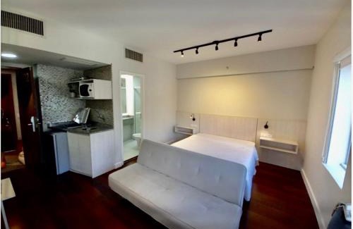 Sao Paulo Apartment | Prime Mercure Paulista: Family-Friendly with Pool Access