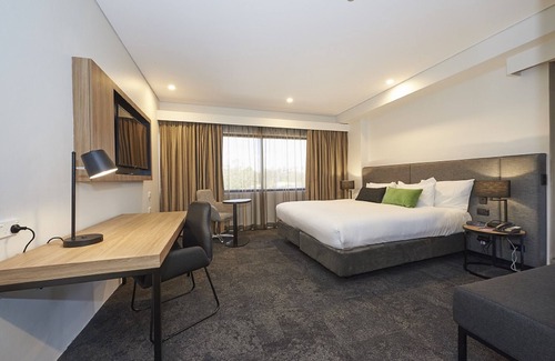 Penrith Hotel | Discover Comfort at Mercure Penrith - 4-Star Retreat