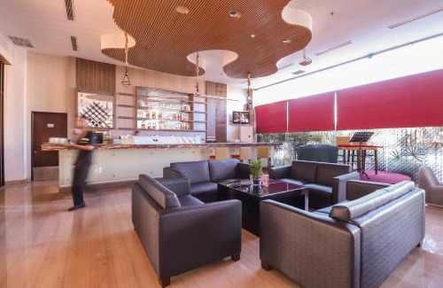 Pontianak Hotel | Discover Mercure Pontianak City Center with Pool & Breakfast