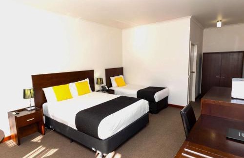 Echuca Hotel | Relax at Mercure Port of Echuca with Pool & Ocean Views