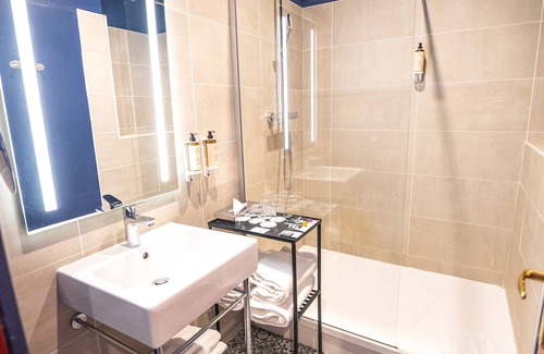 Rochefort Hotel | Relax at Mercure Rochefort La Corderie Royale - 4-Star Retreat