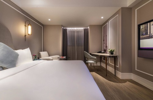 Putuo Hotel | Discover Mercure Shanghai Global Harbour: Family-Friendly Stay