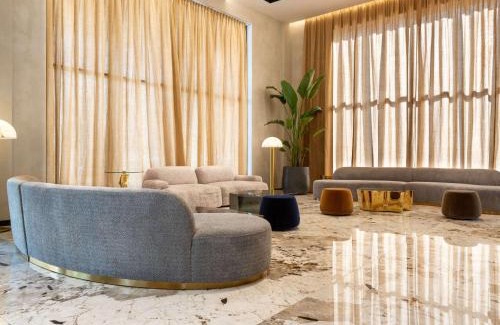 Tirana Hotel | Discover Mercure Tirana: 4-Star Hotel with Oceanfront Pool