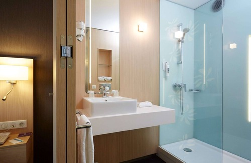 Valenciennes Hotel | Discover Mercure Valenciennes Centre: 4-Star Comfort Awaits