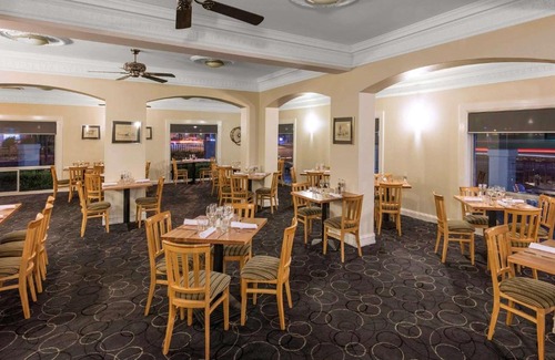 Wagga Wagga Hotel | Relax at Mercure Wagga Wagga: Pool, Dining & Family Friendly