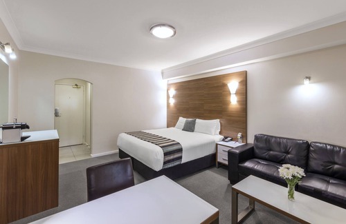 Wagga Wagga Hotel | Eco-Friendly Mercure Wagga Wagga with Pool & Dining