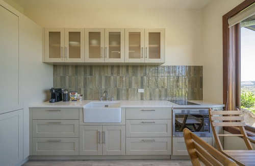Cooks Beach Bed & Breakfast | Elegant Mercury Ridge: Ocean Views & Top Guest Ratings