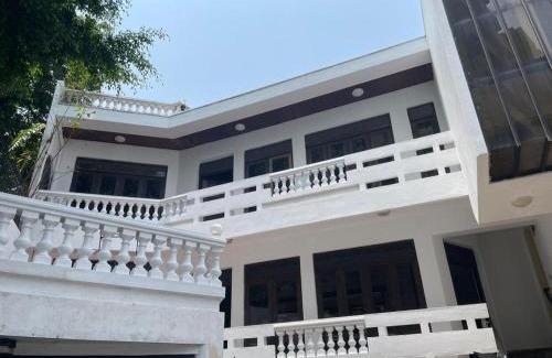 Kollupitiya House | Family-Friendly Stay at MercuryFM 103 Guest House, Colombo