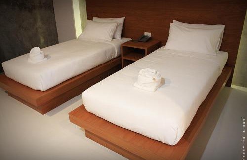 Ban Wang Hom Hotel | Discover Merdelong Hotel: Family-Friendly and Budget-Styled