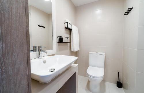 Haljala Parish Apartment | Oceanfront Retreat: Mere 38 Apartments with Family Amenities
