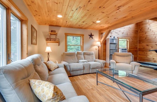 Meredith House | Cozy Meredith Home with Deck Near Lake Winnipesaukee