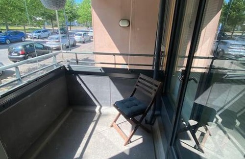 Itainen District Apartment | Spacious One-Bedroom Near the Sea - Rated 8.8/10