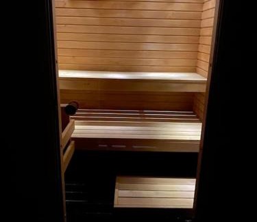 Itainen District Apartment | Spacious One-Bedroom Near the Sea - Rated 8.8/10