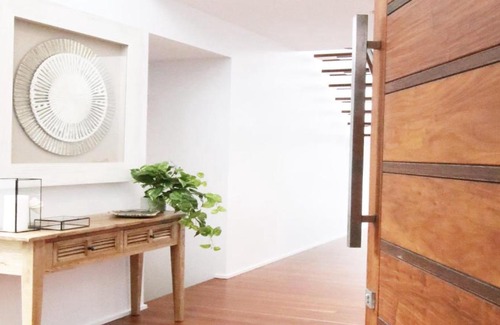 Merewether House | Experience Mereweather Beach Haven: Ocean Views Await!