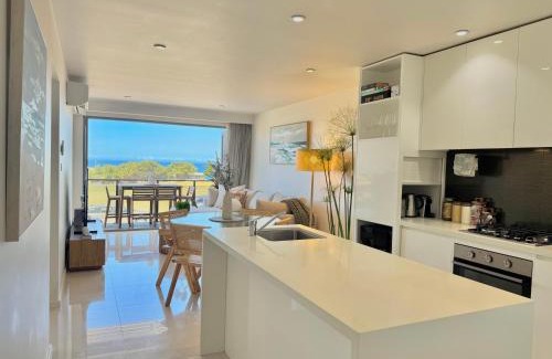 Merewether Apartment | Merewether By The Beaches Newcastle, Free Parking, Ocean View