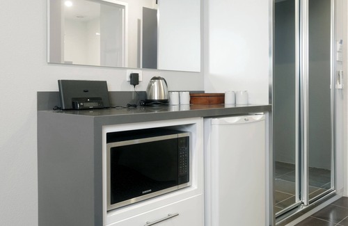 Merewether Hotel | Guest Rated 9/10 at Merewether Motel with Pool & Spa