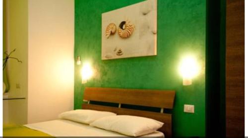 Mergellina Hotel | Discover MergellinaResort: Family-Friendly with Hot Tub