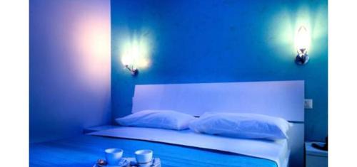 Mergellina Hotel | Discover MergellinaResort: Family-Friendly with Hot Tub
