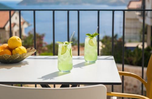 Kas Apartment | Oceanfront Meri Suite Apart Kaş - Guest Rated 9.8/10